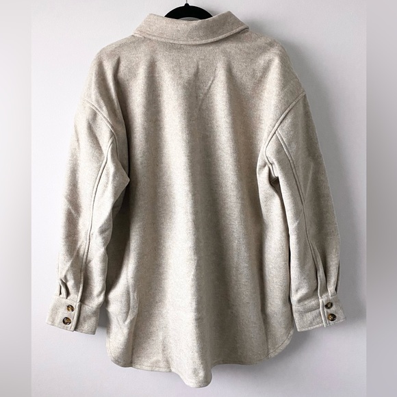 🛑SOLD🛑Beige Oversized Shacket Size Large - Picture 2 of 4